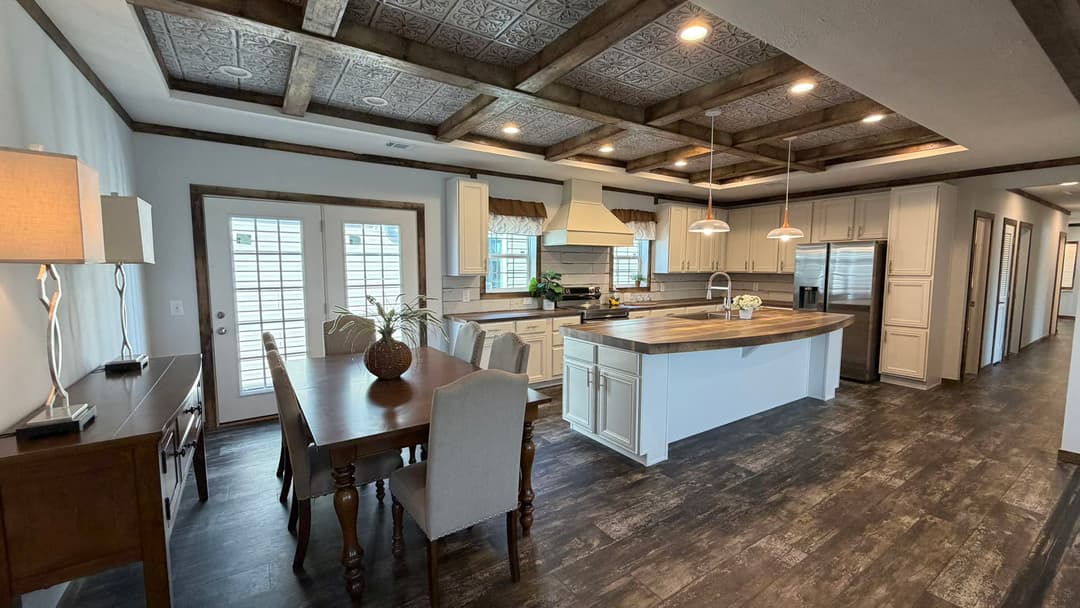 Tyra ii interior home features