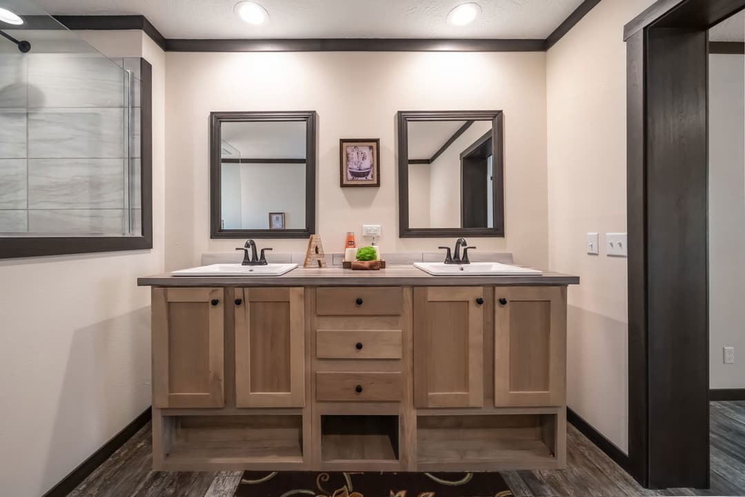 Boujee 2 bathroom home features