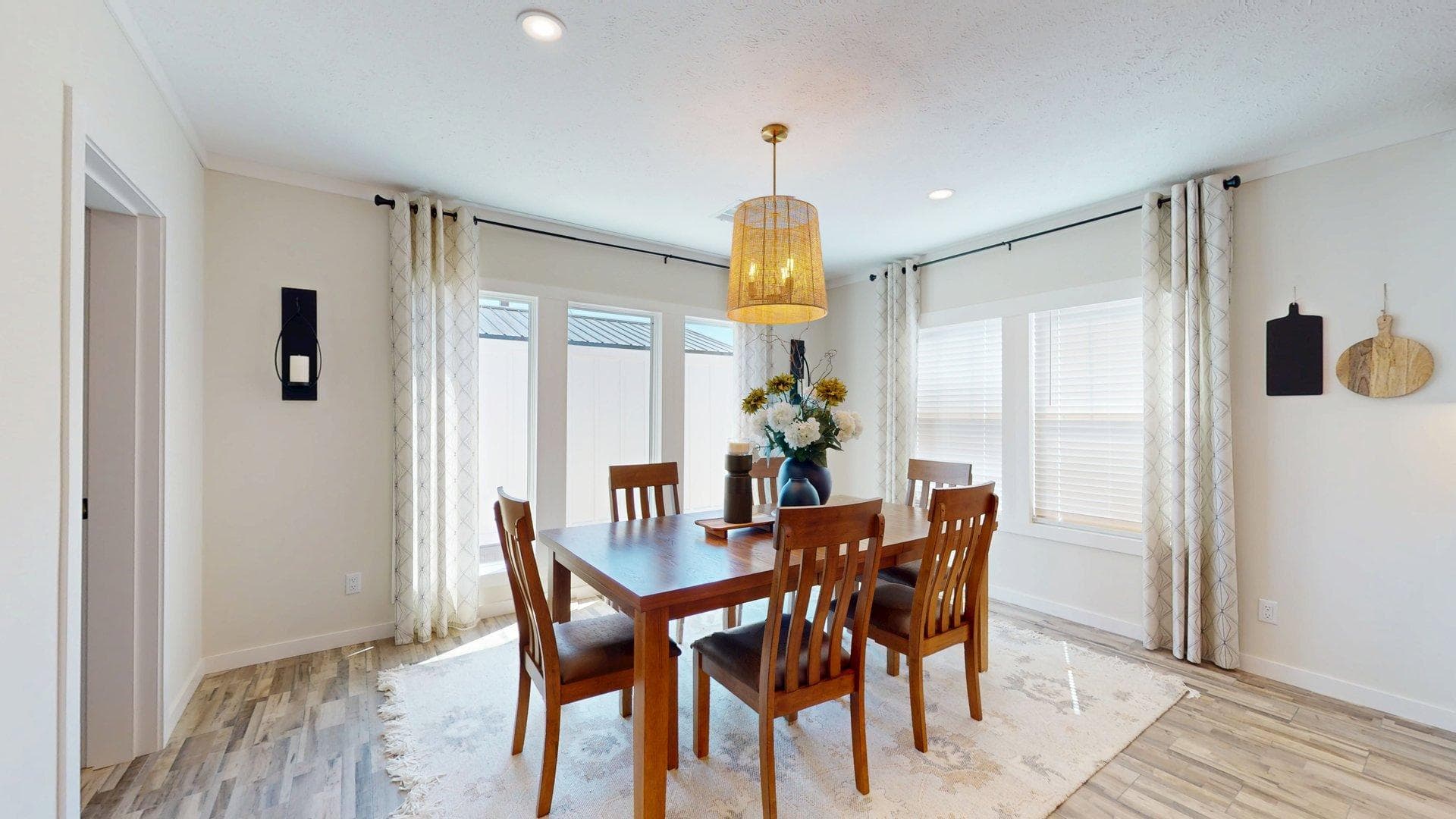 South fork interior home features