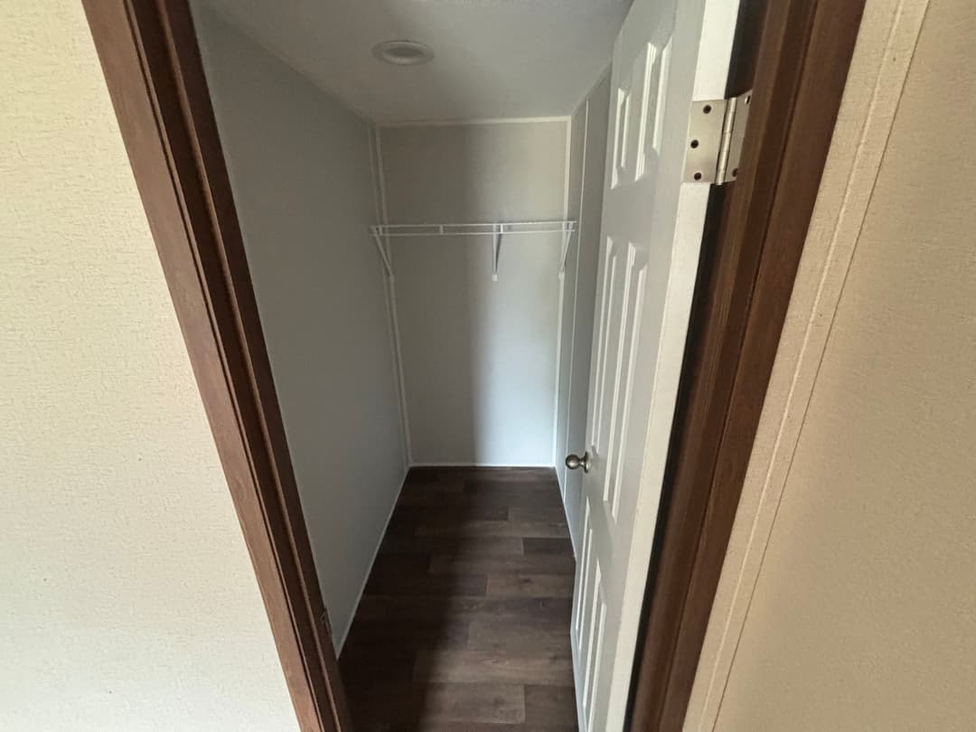 Satisfaction (wind zone 2) bedroom home features