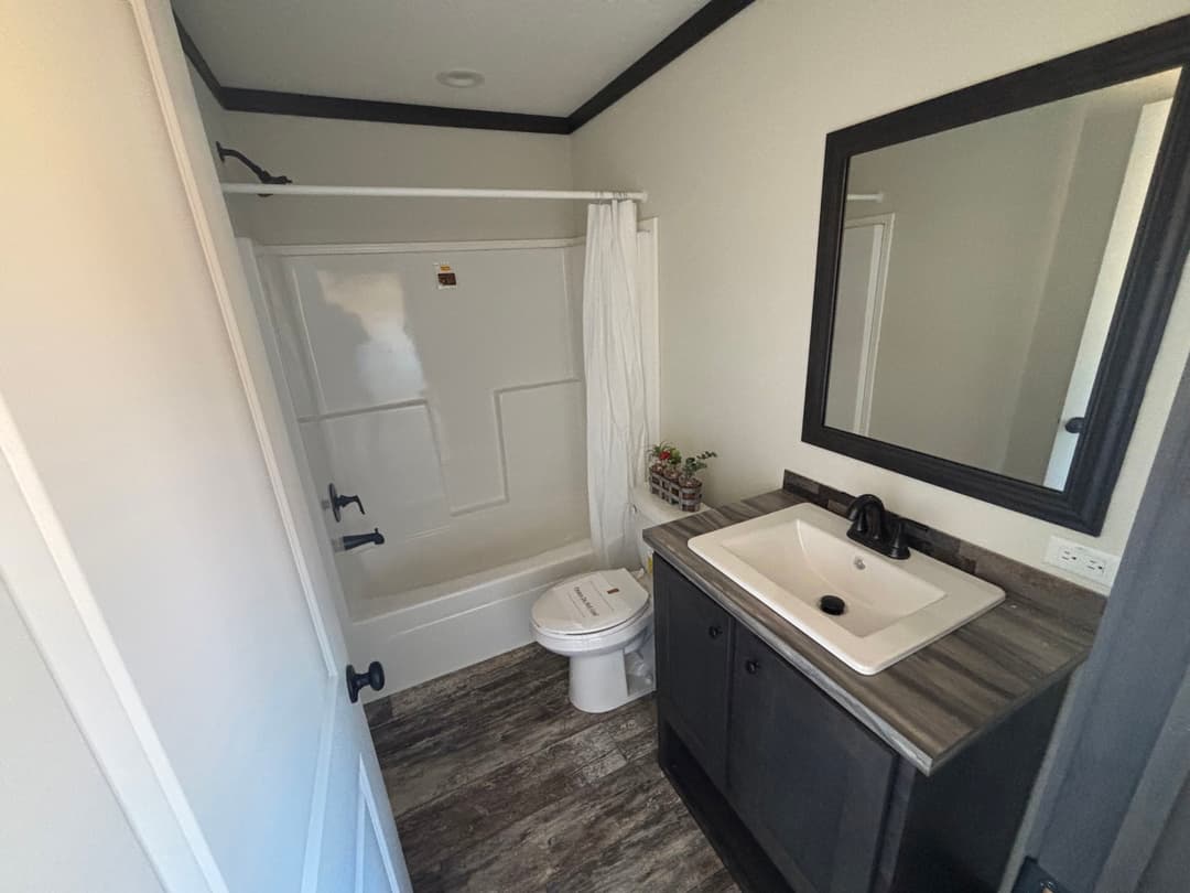 Boujee xl 2 bathroom home features