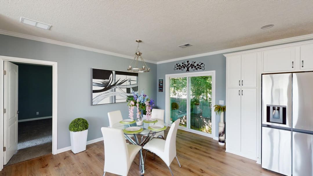 The riverview kitchen home features