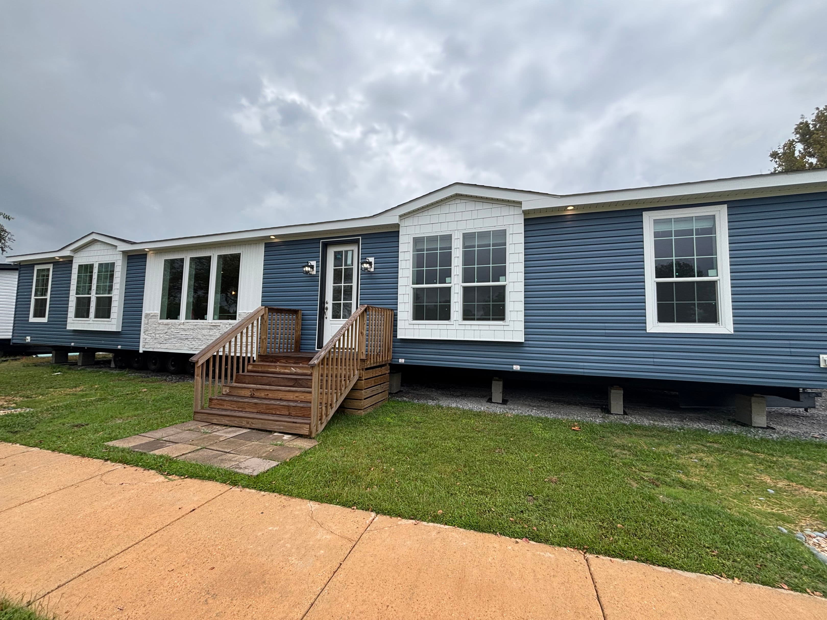 Shoreline  elevation and exterior home features
