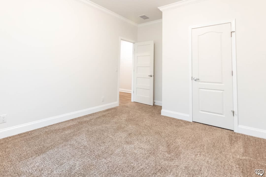 Shoreline  interior home features