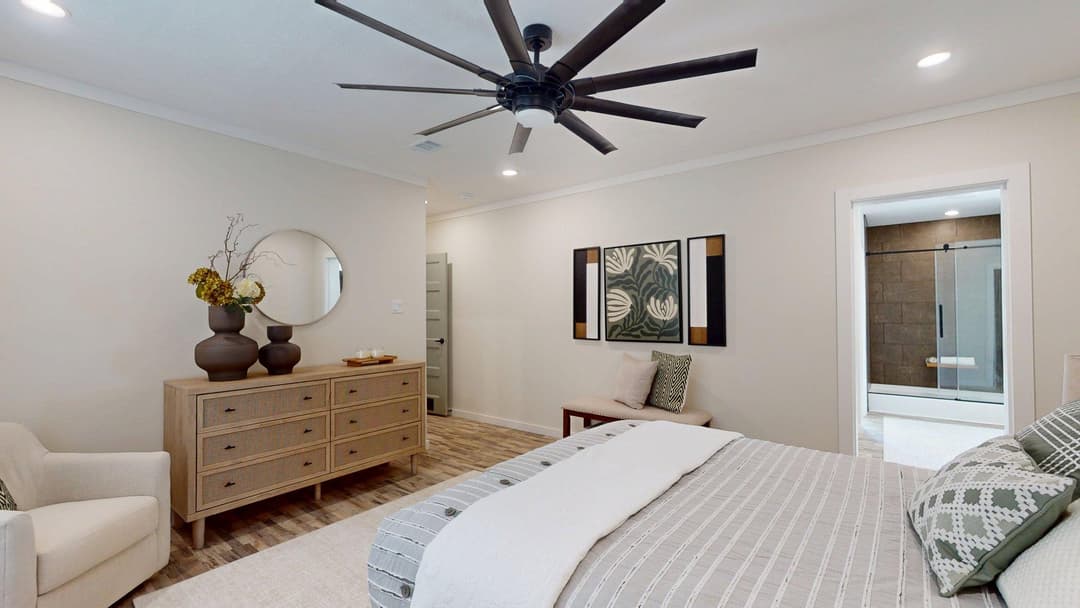 South fork bedroom home features