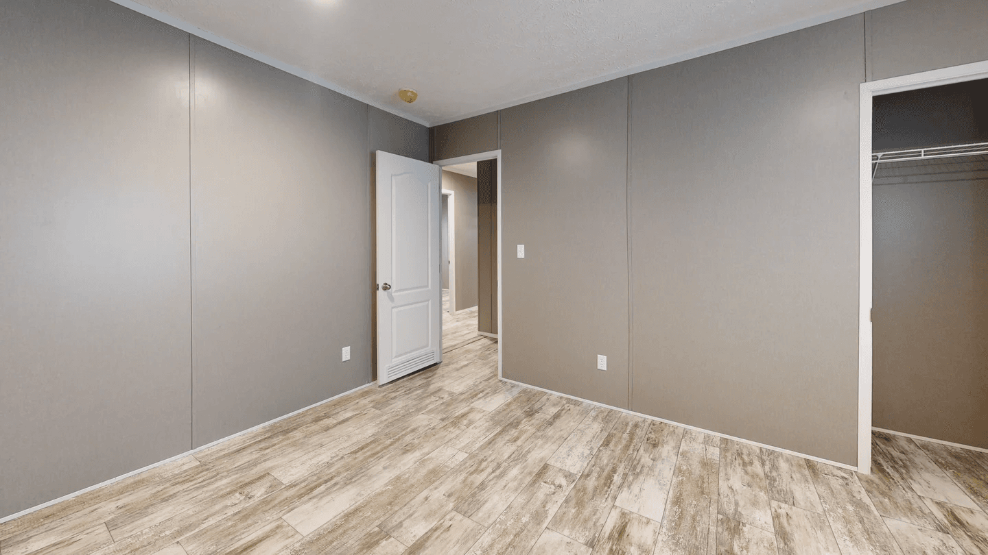 Cascade bedroom home features