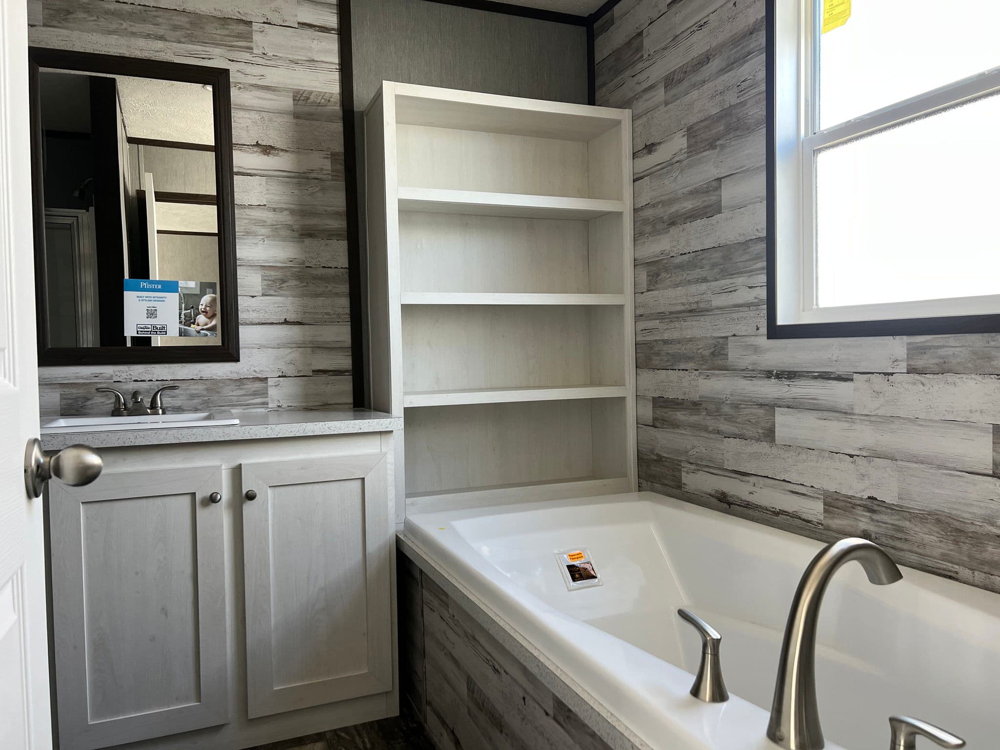 Edge 72 bathroom home features