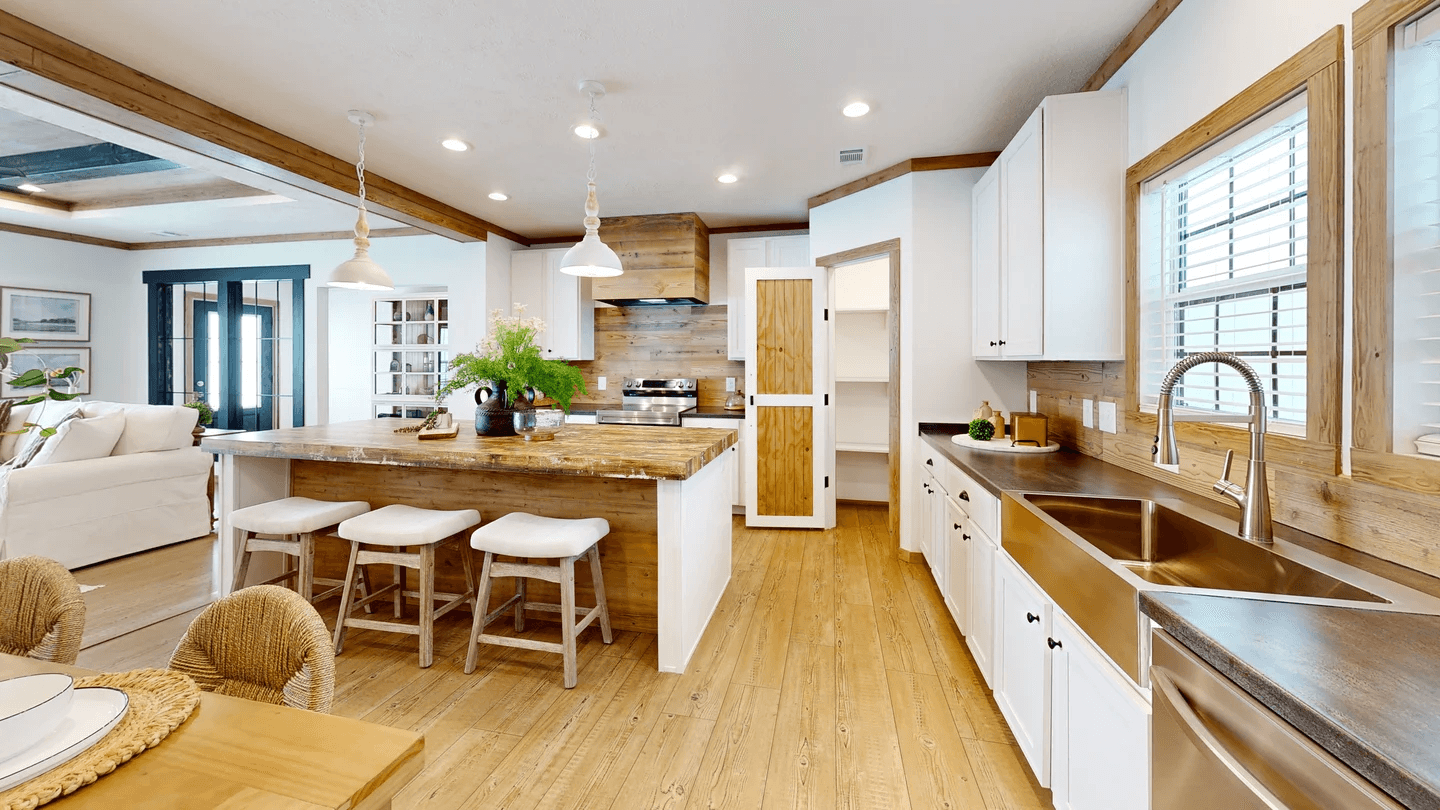 The reed interior home features