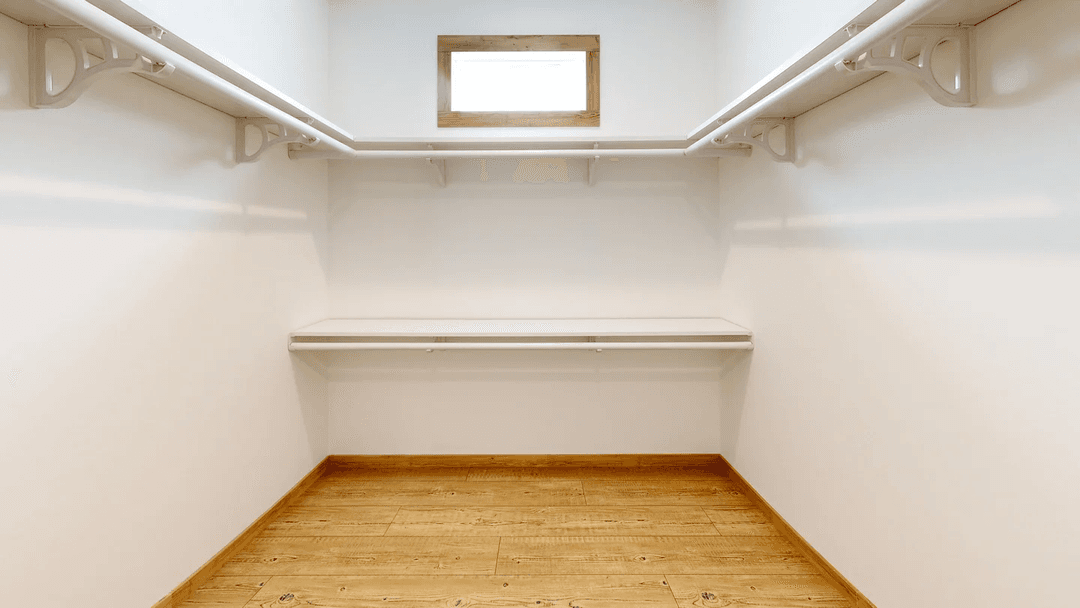The reed interior home features