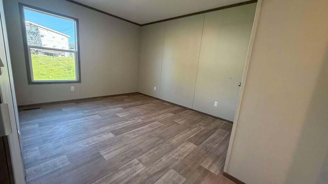 Summit bedroom home features