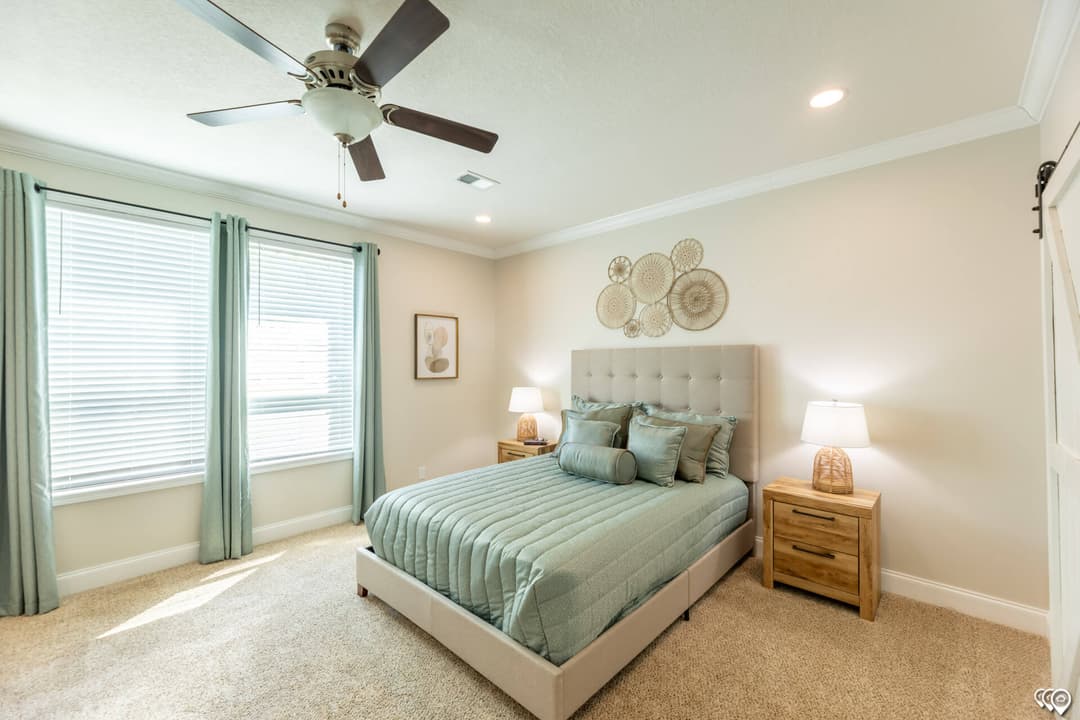 Cedar lake bedroom home features