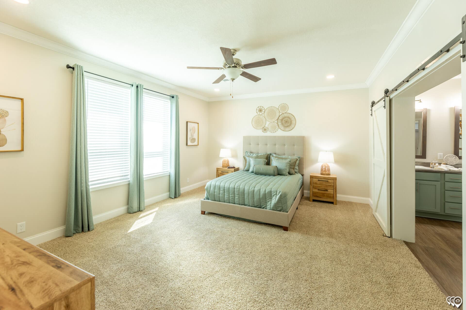 Cedar lake bedroom home features