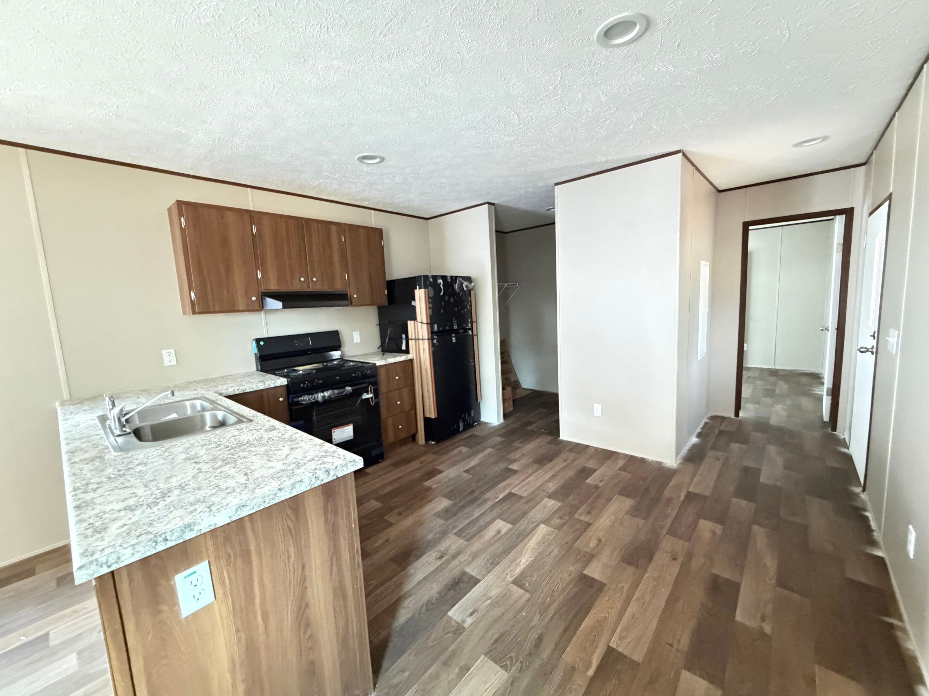 Hickory (wind zone 2) kitchen home features