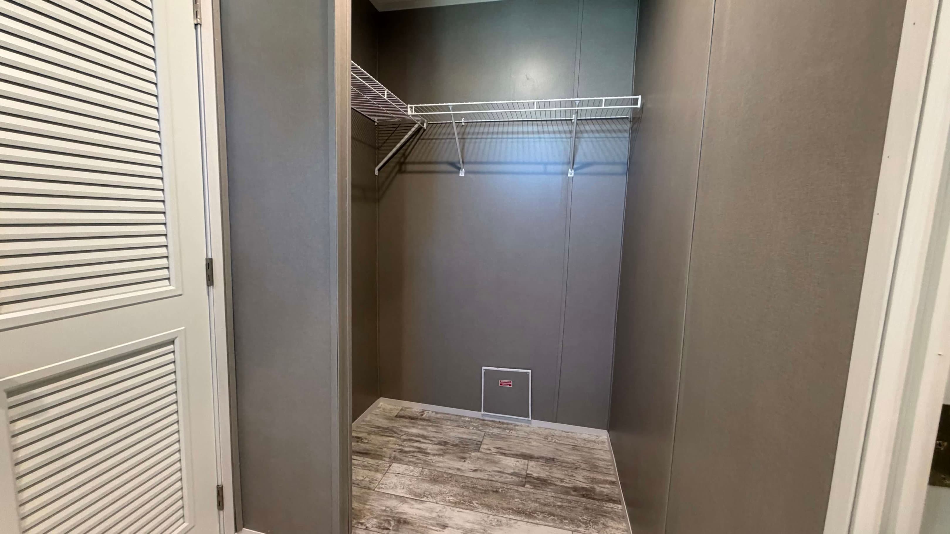 Bella vista interior home features