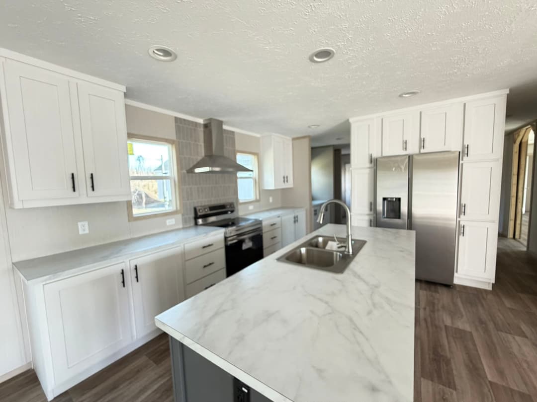 Summit kitchen and hero home features