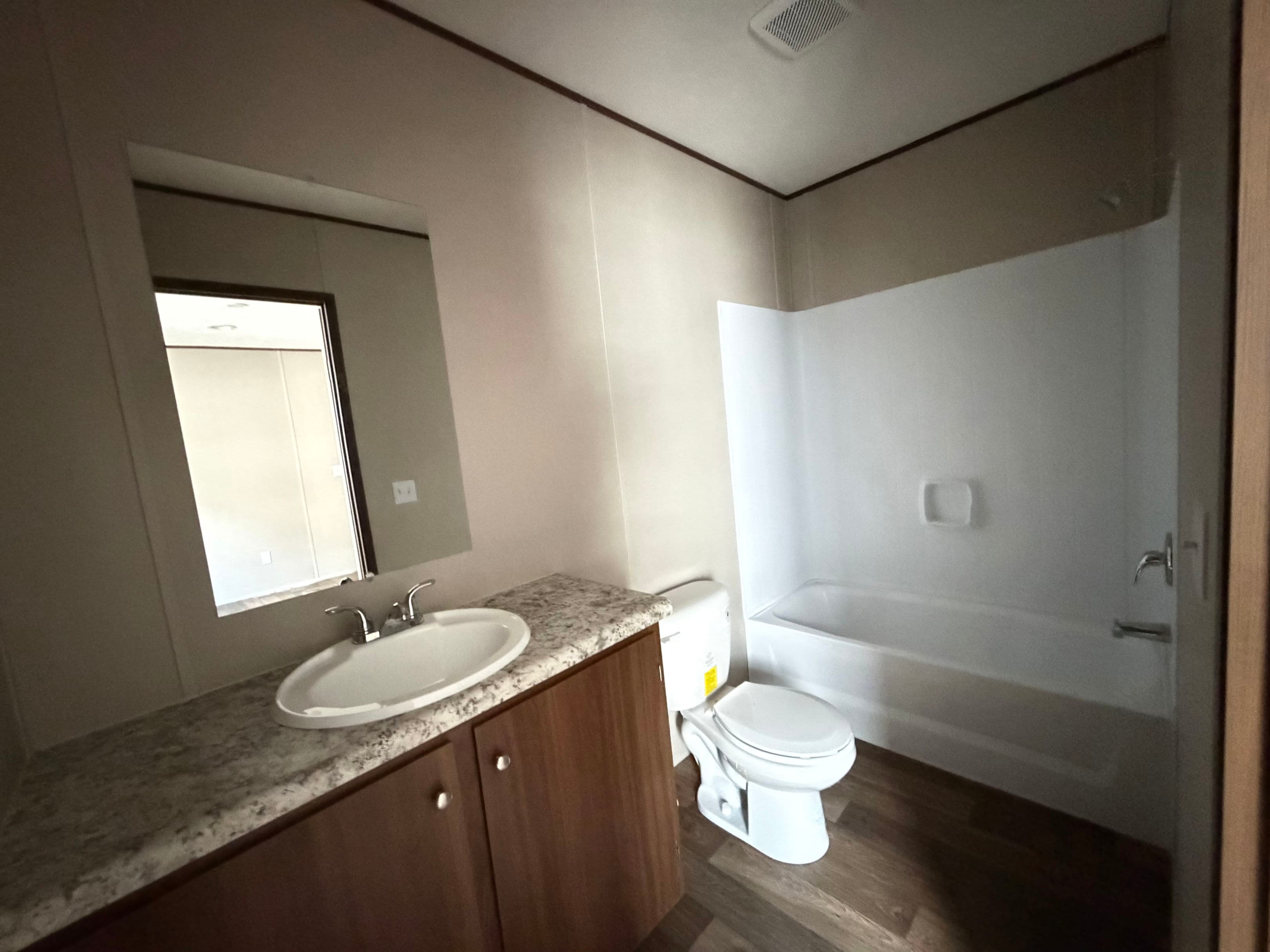 Hickory (wind zone 2) bathroom home features