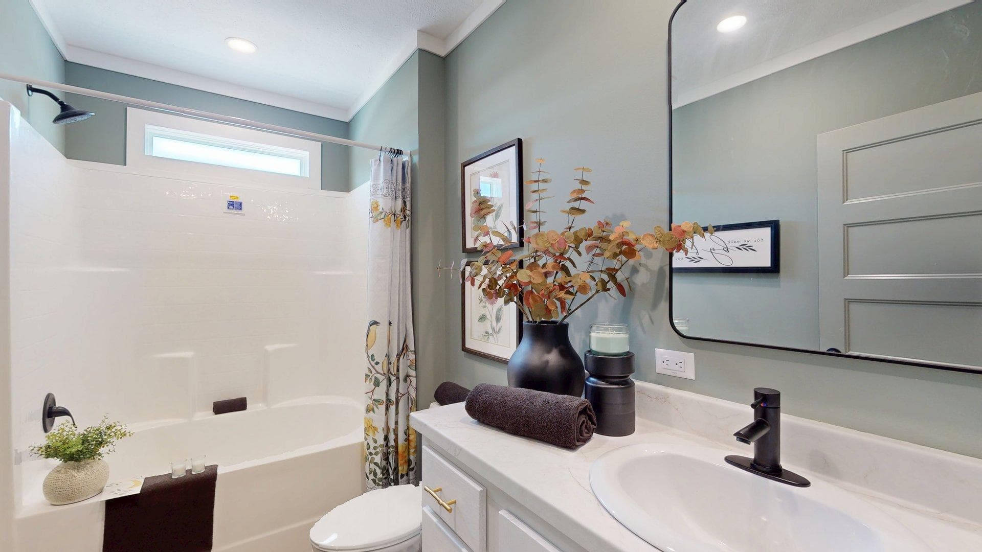 South fork bathroom home features