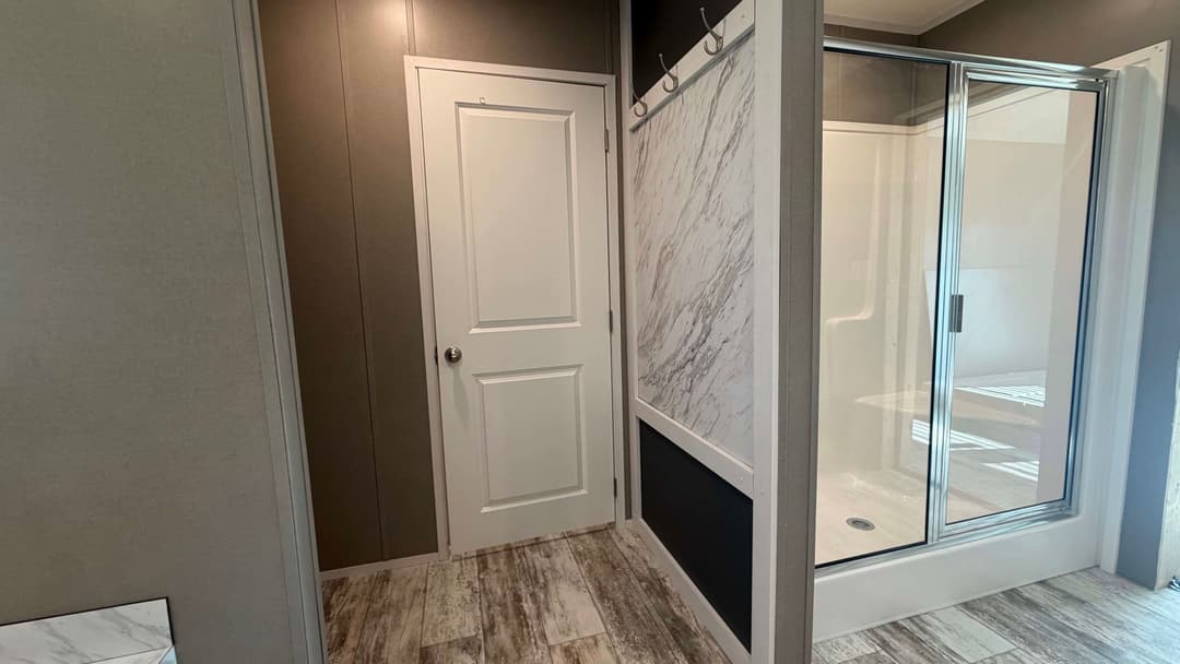 Bella vista bathroom home features