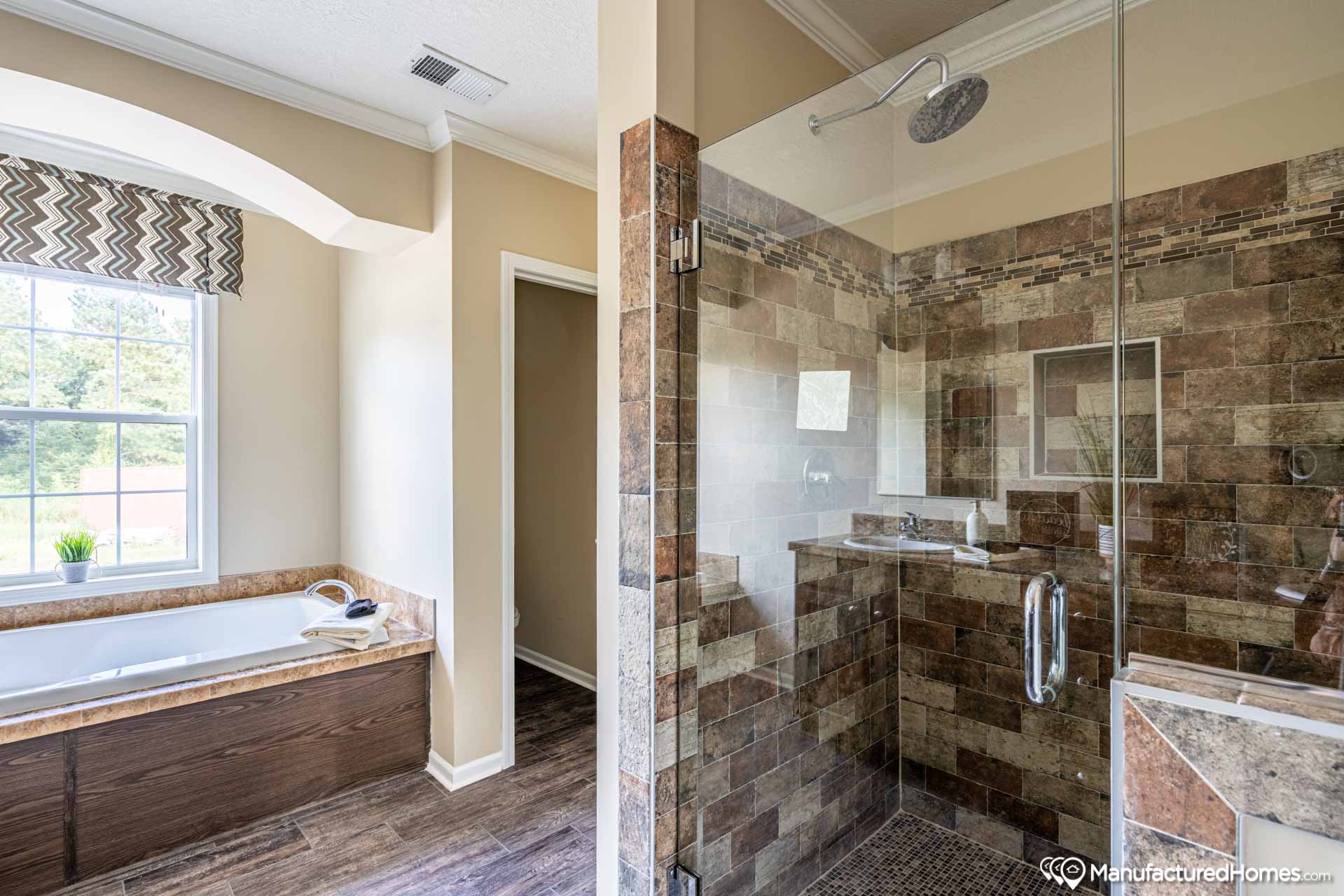 Ace bathroom home features