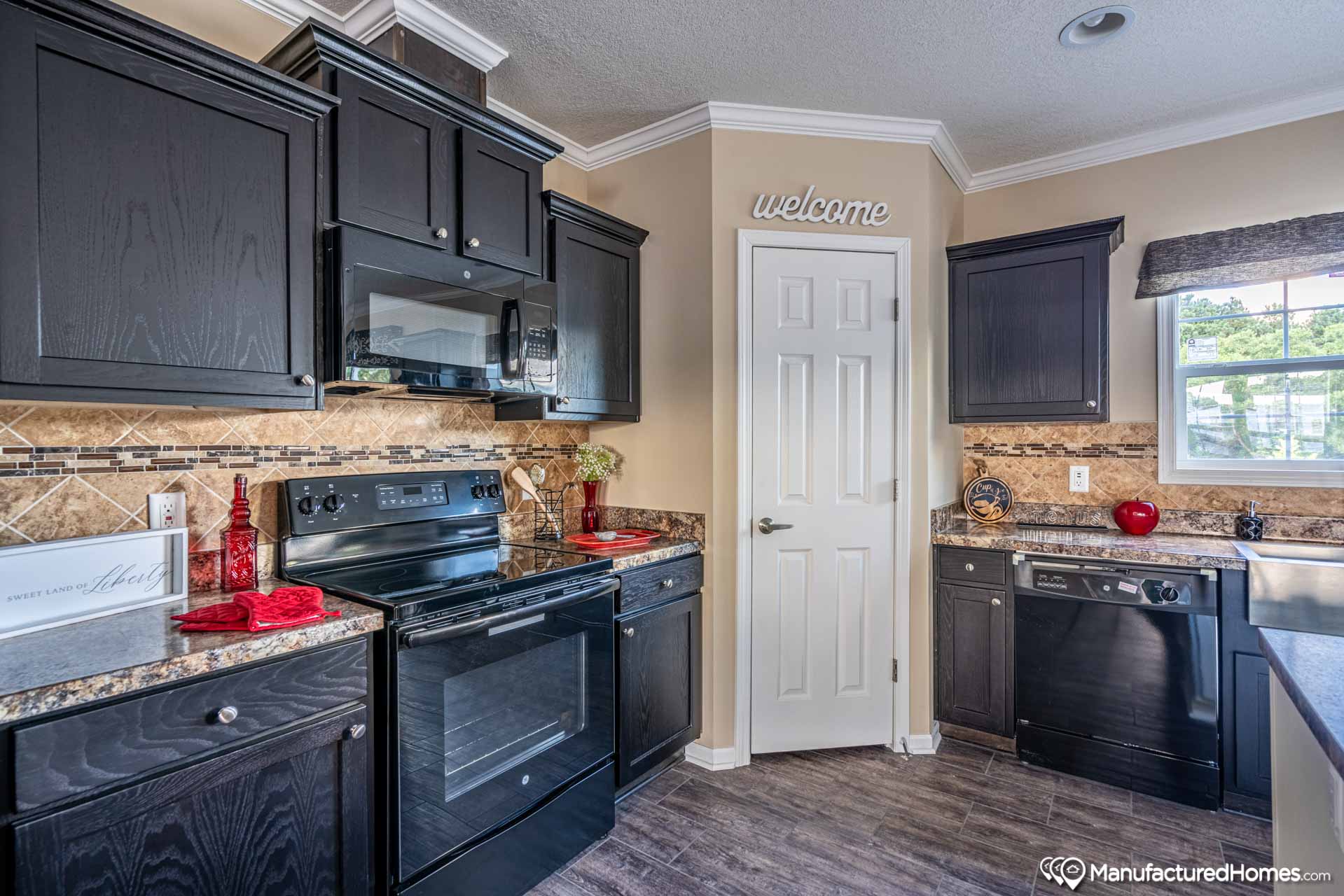 Ace kitchen home features