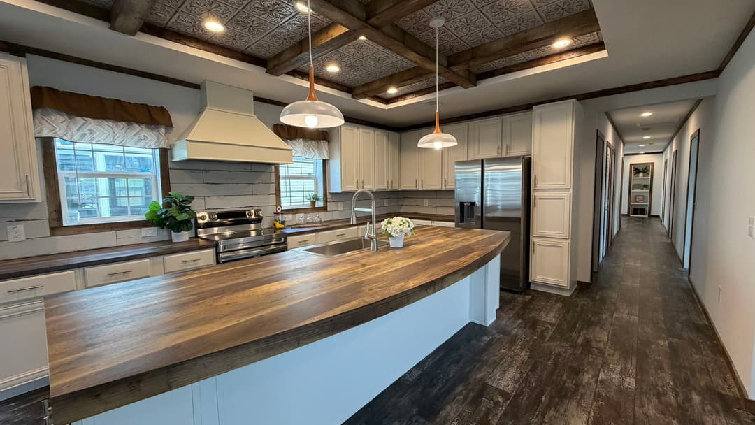 Tyra ii kitchen home features