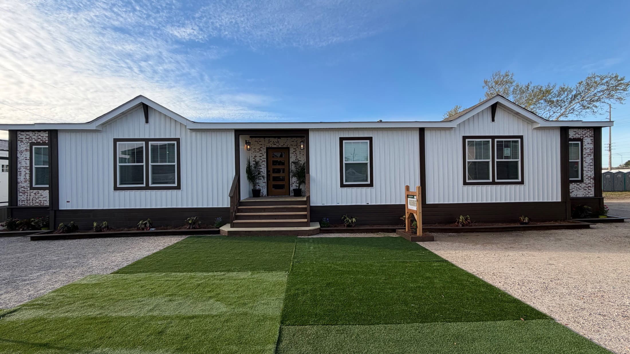 South fork exterior home features