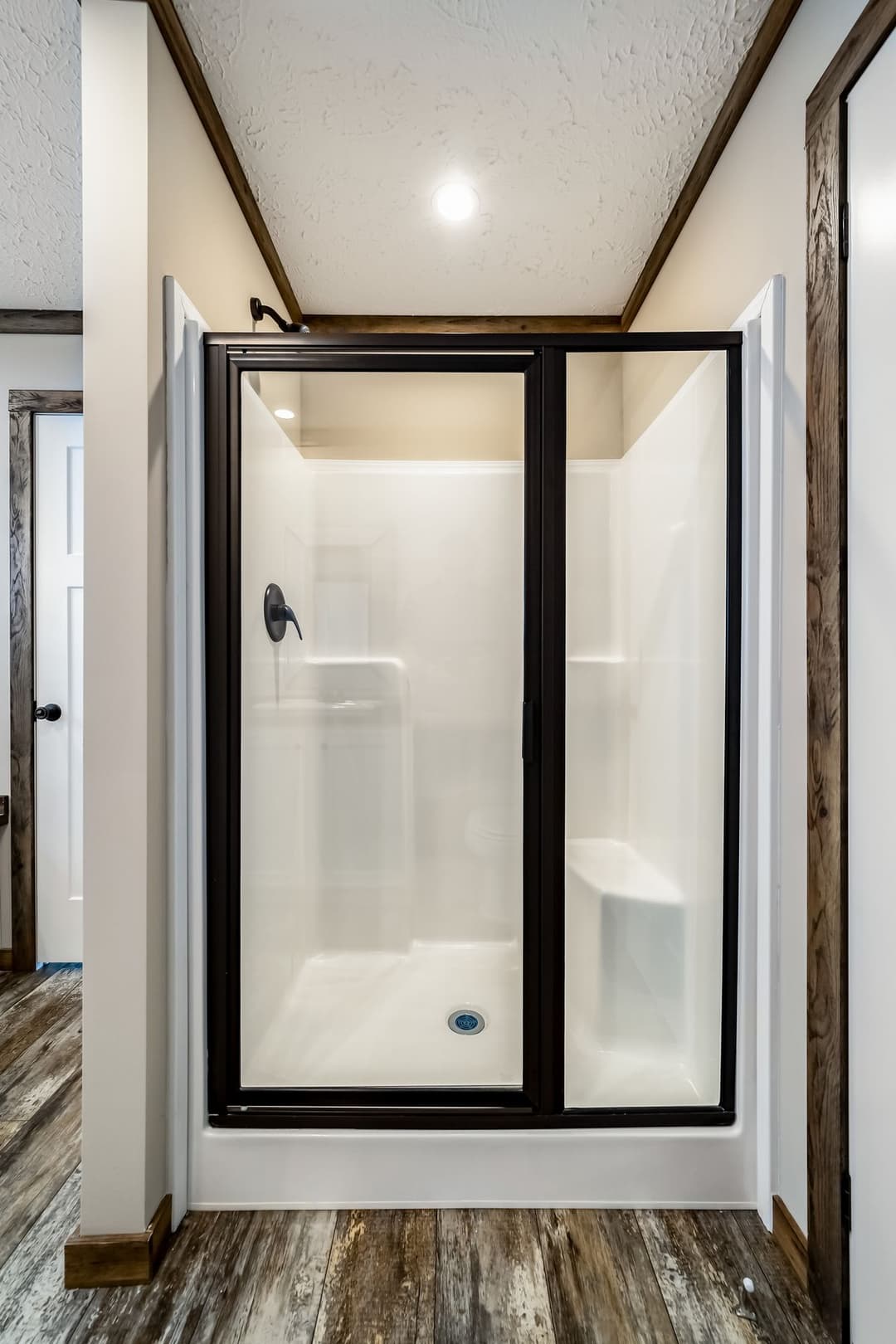 The bobby jo bathroom home features