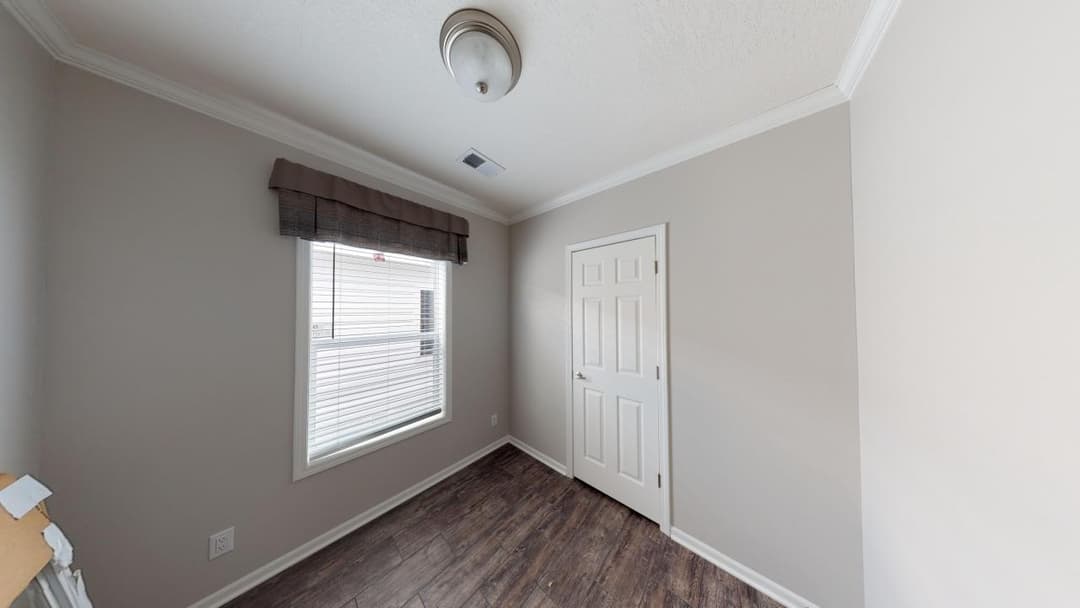 Thompson bedroom home features