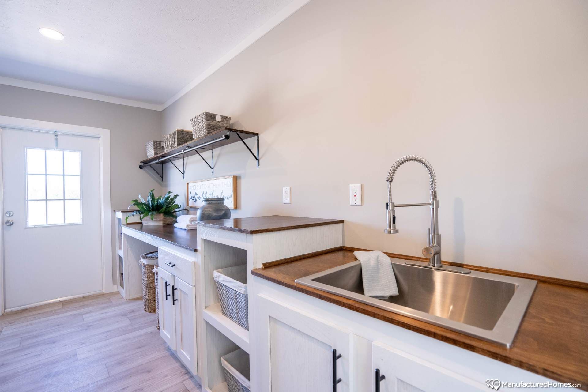 Shades creek interior home features