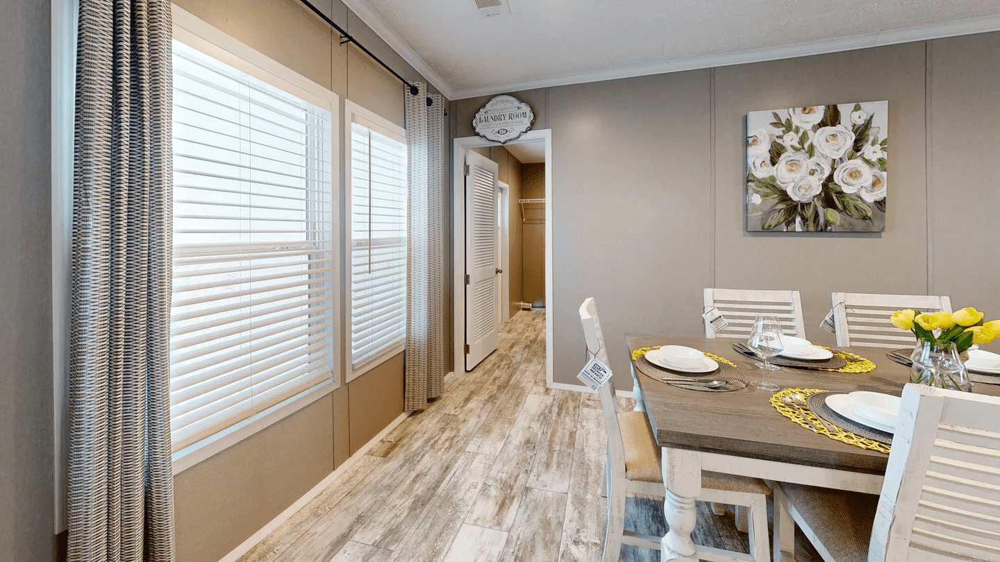 Cascade interior home features