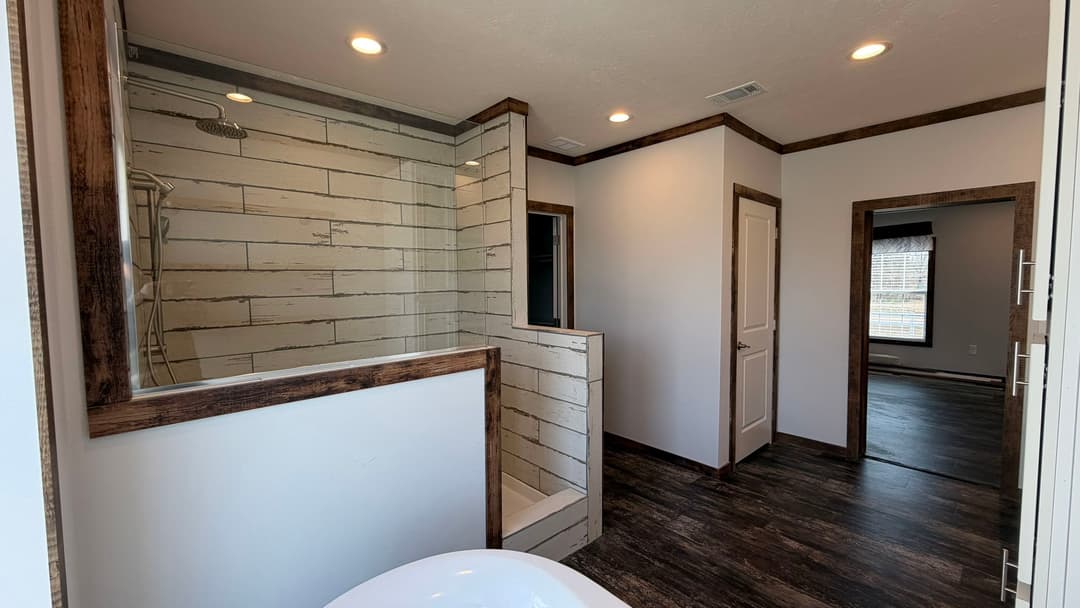 Tyra ii bathroom home features