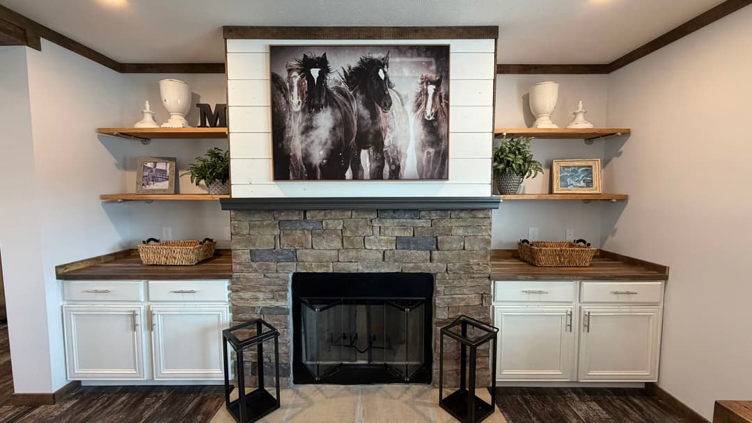 Tyra ii interior home features