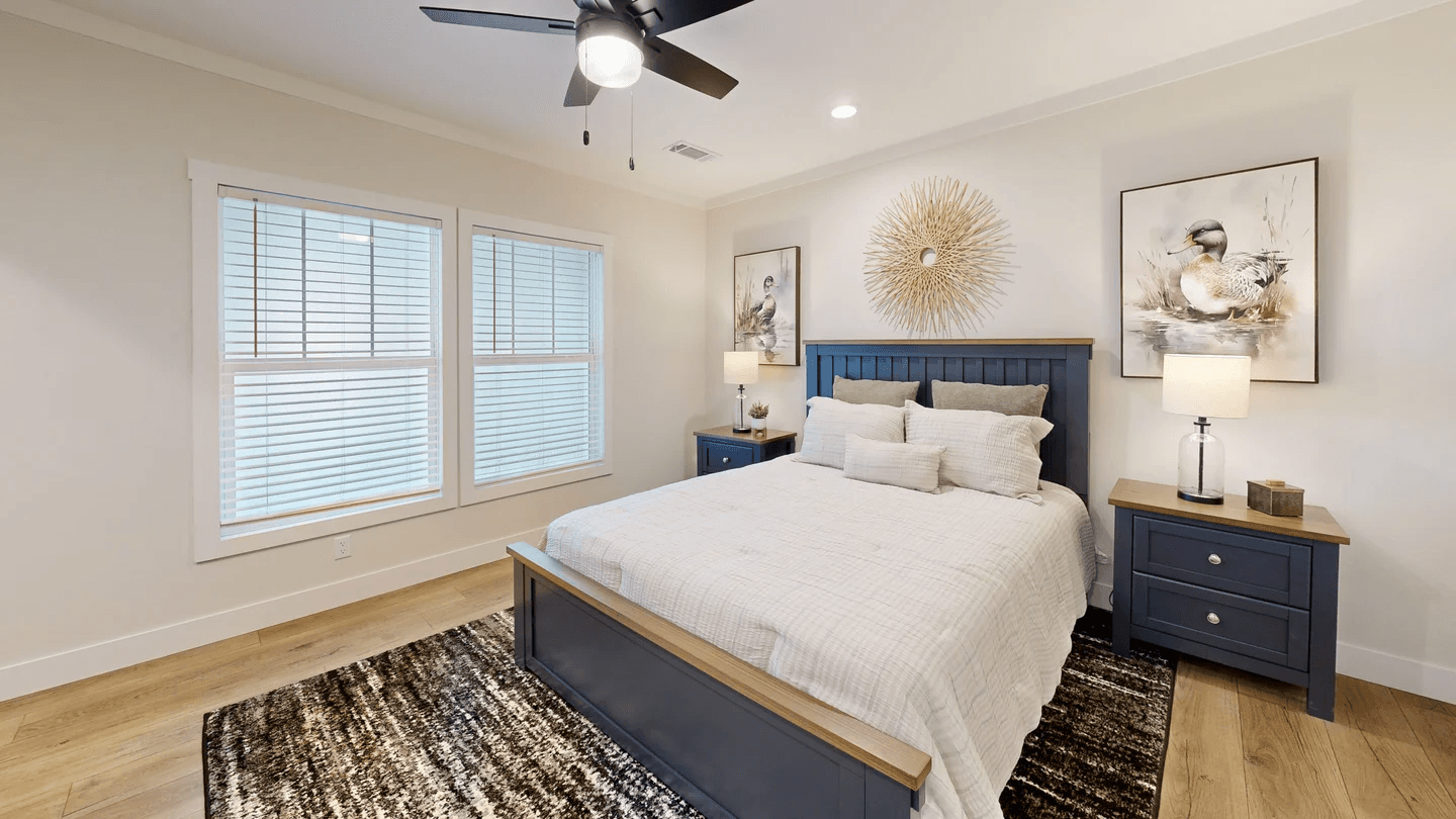 Lean on me bedroom home features