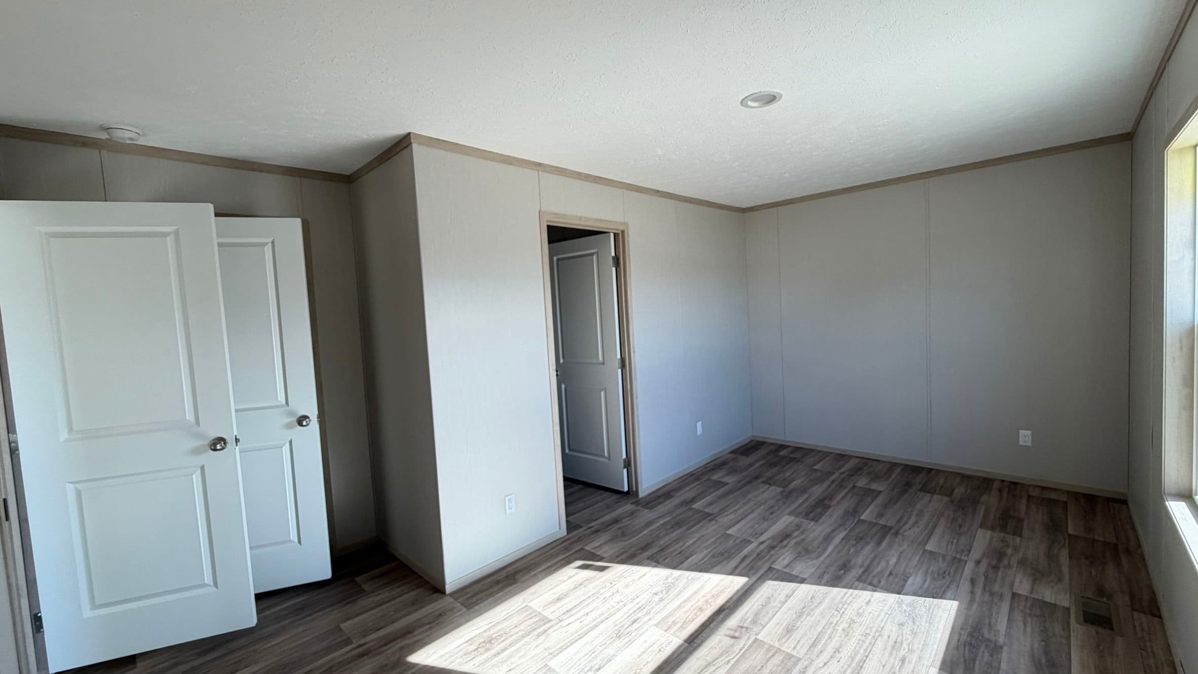 Summit bedroom home features