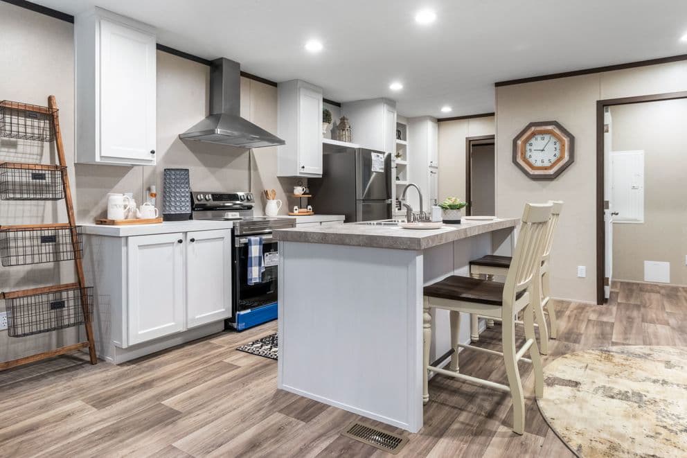 Colossal kitchen home features