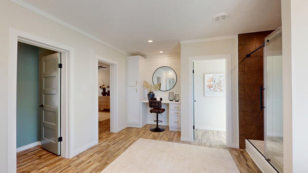 South fork bathroom home features