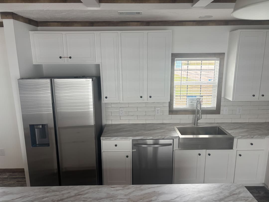 The bobby jo kitchen home features