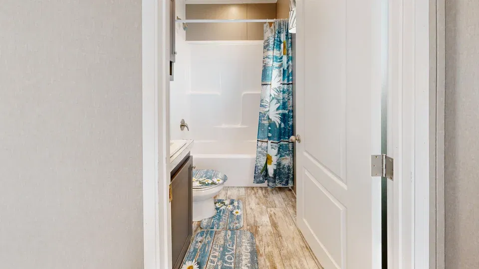 Major bathroom home features