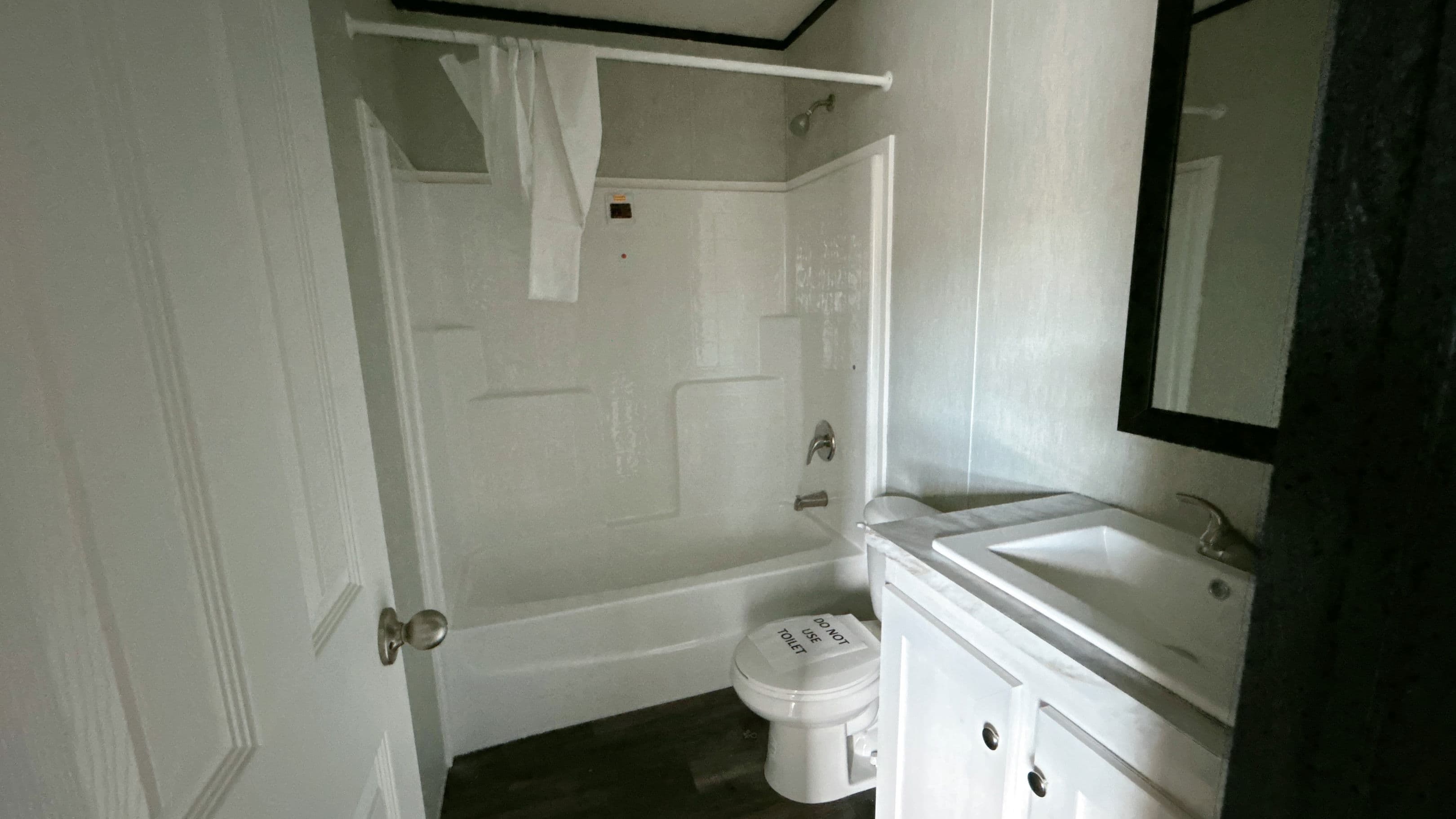 Lodge ii  bathroom home features