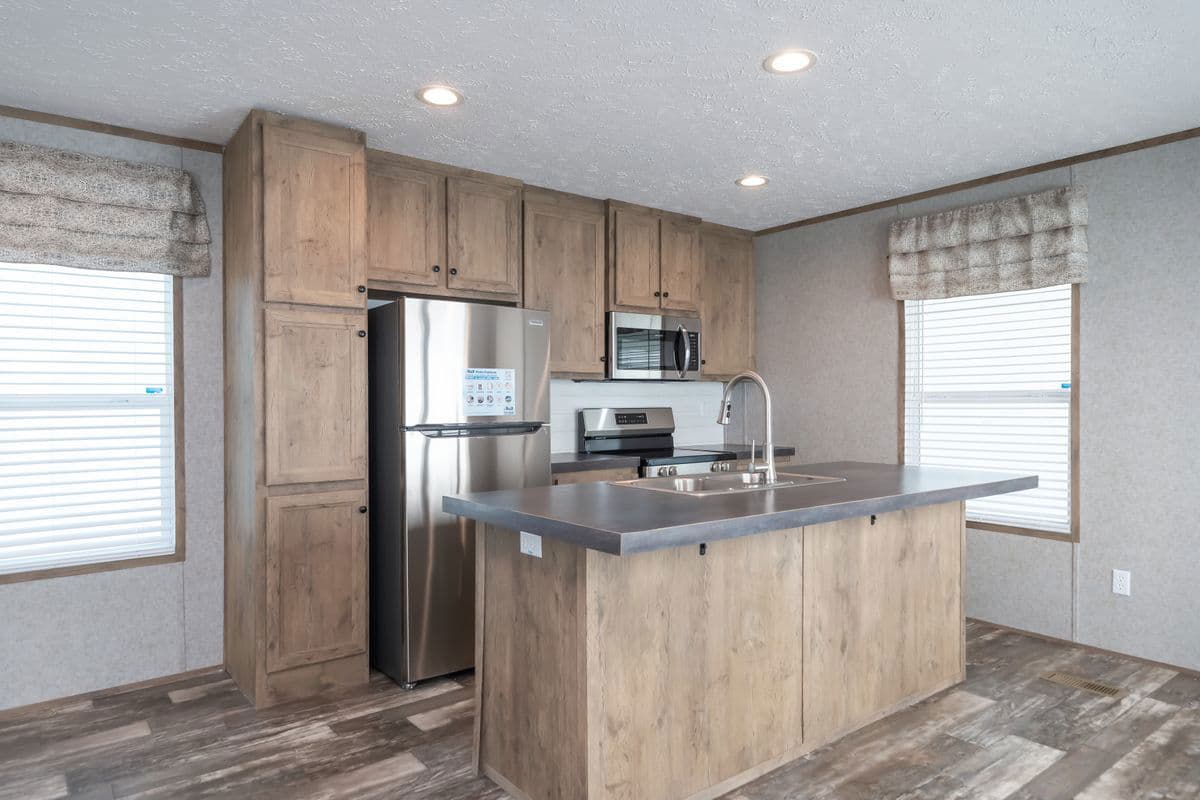 Lakeside cottage kitchen home features