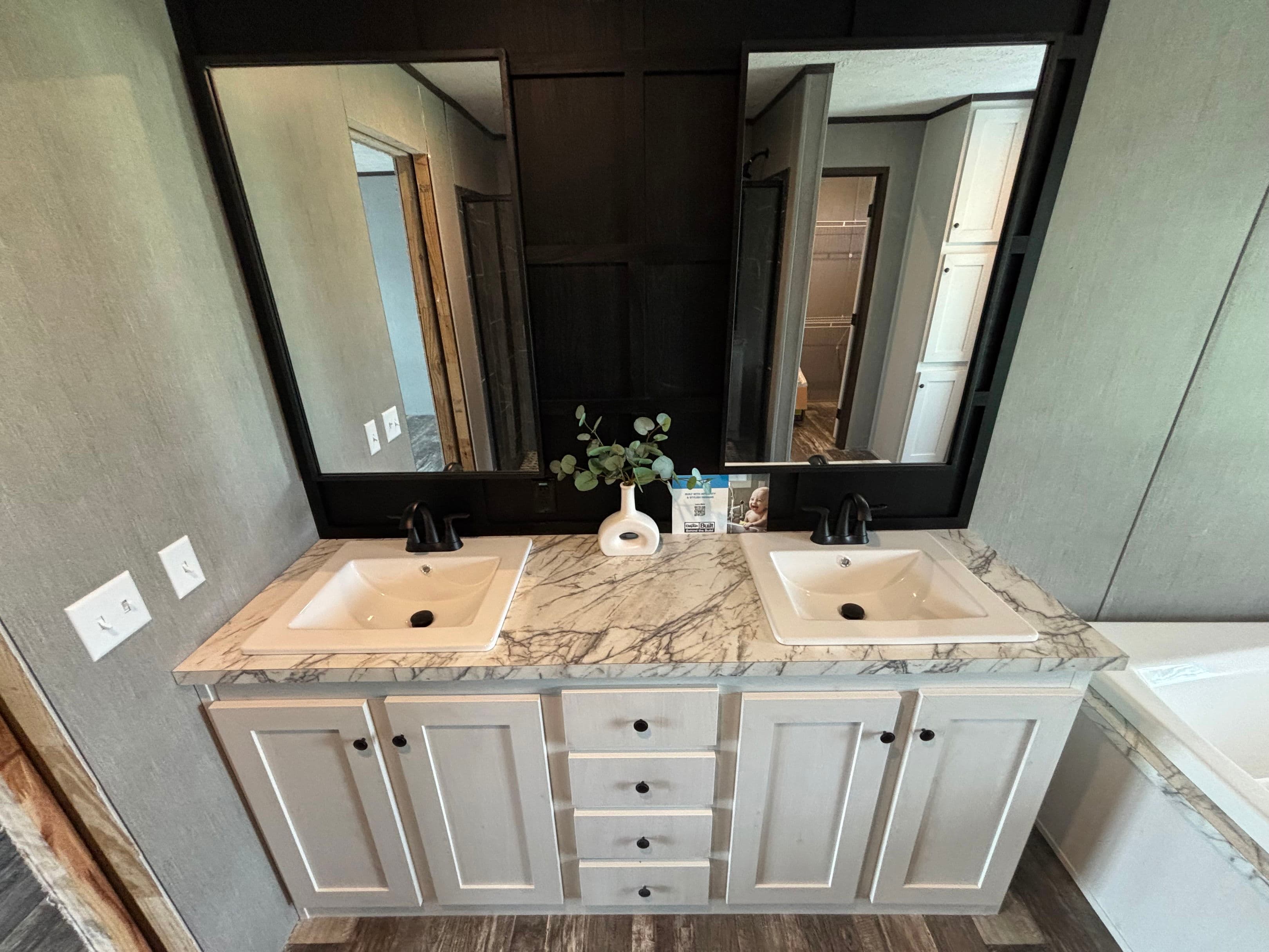 The bayside bathroom home features