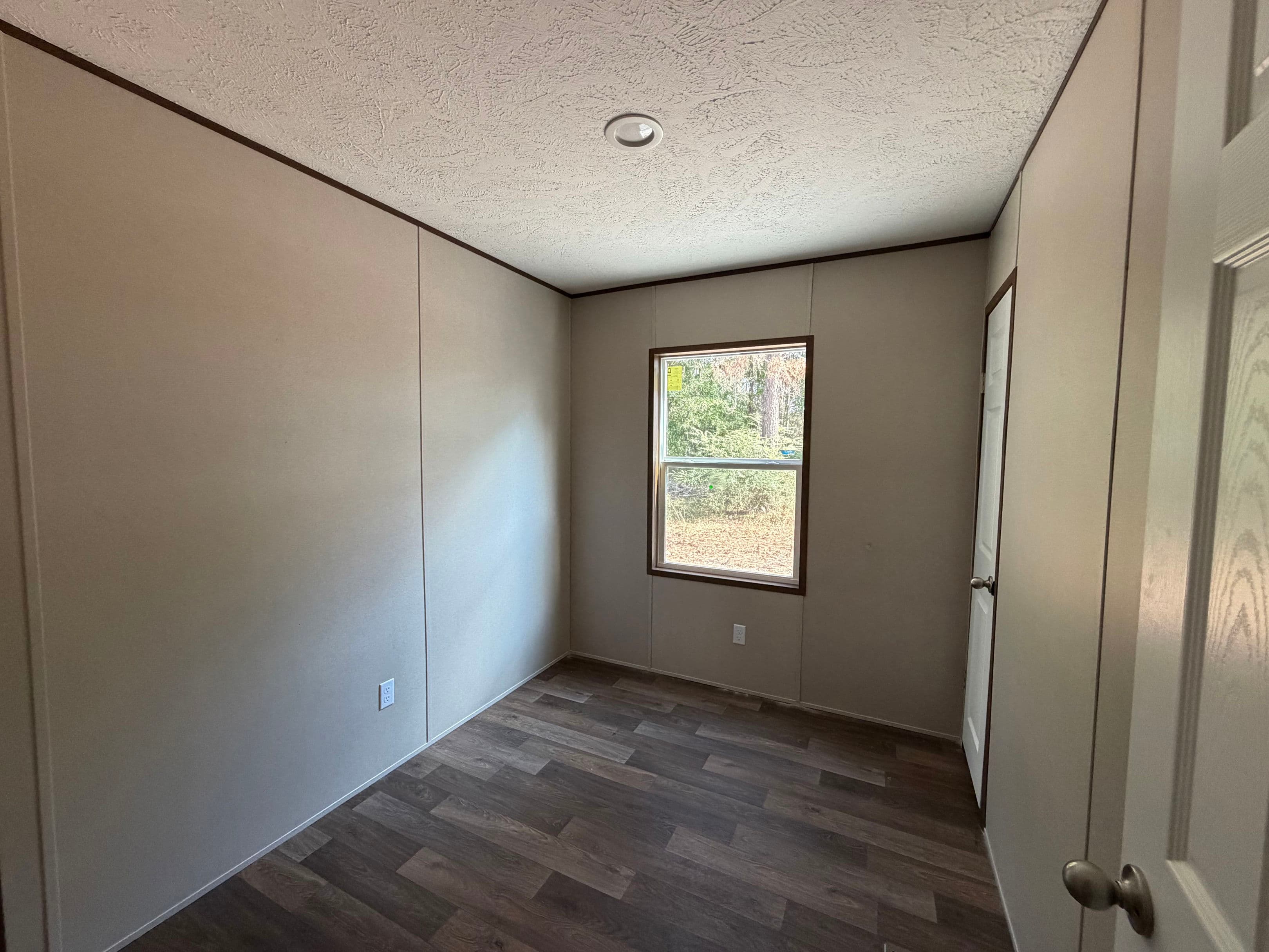 Hickory (wind zone 2) bedroom home features