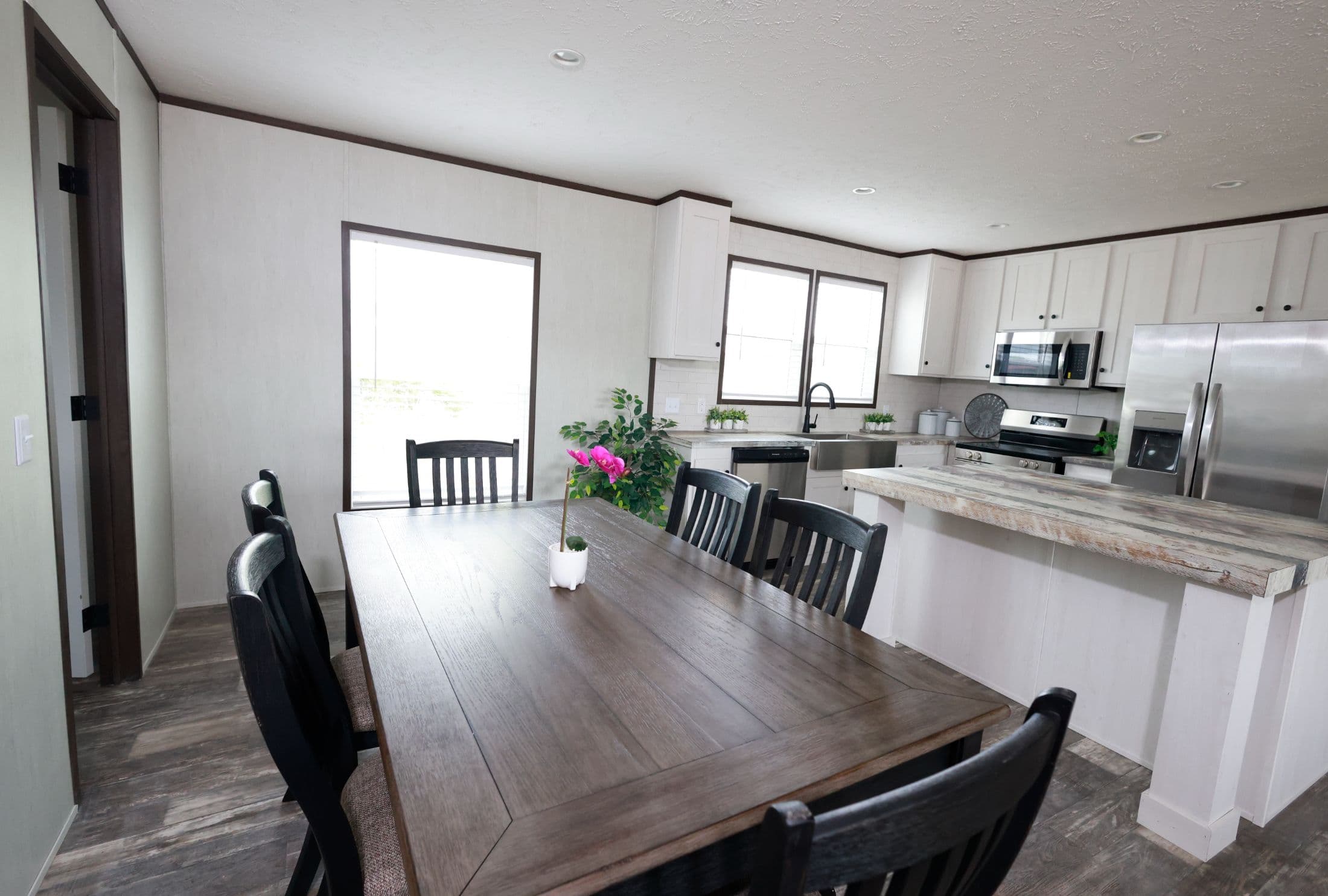 The park place kitchen home features