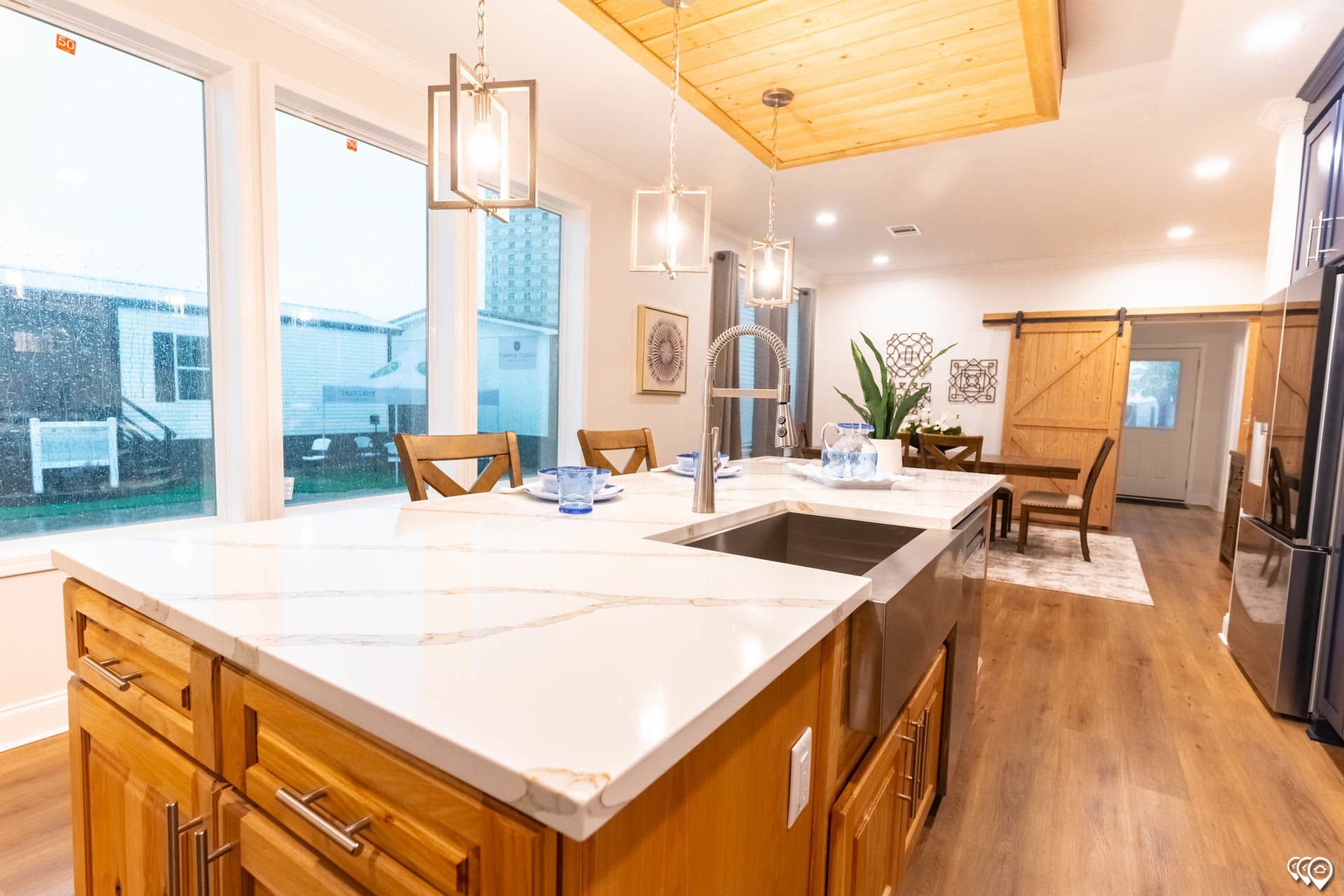The shoreline kitchen home features