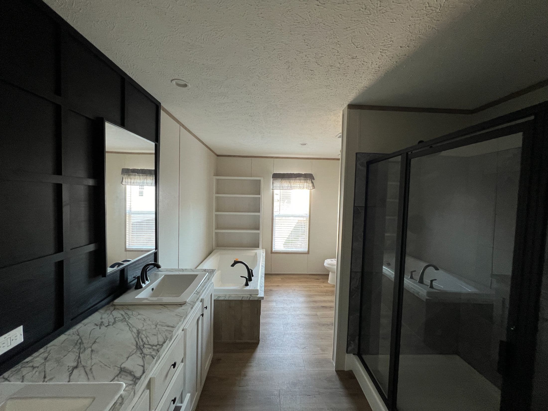 The bayside bathroom home features