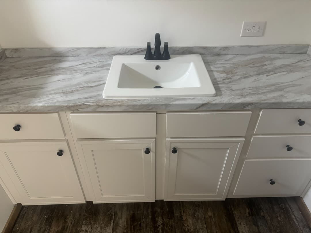 The bobby jo bathroom home features