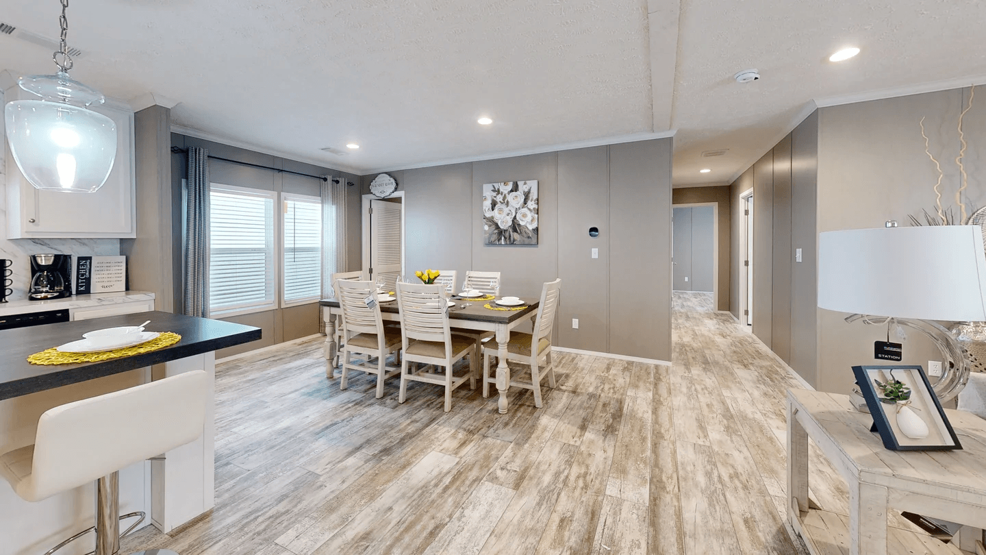 Cascade interior home features