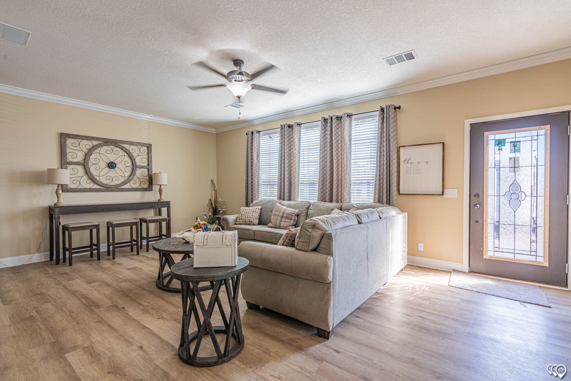 Woodland interior home features