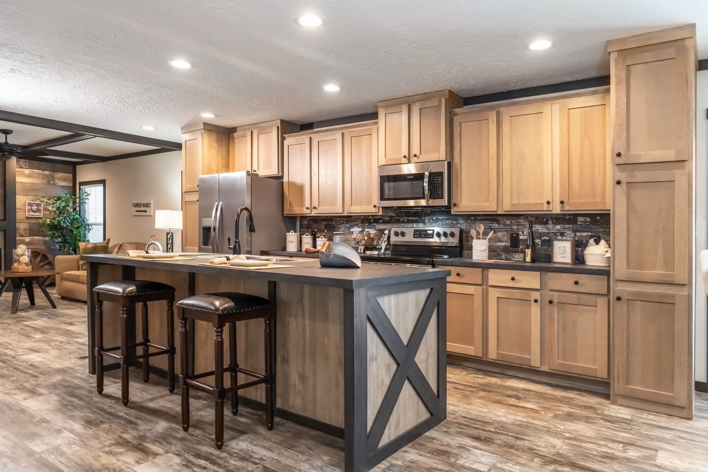 Boujee 2 kitchen home features