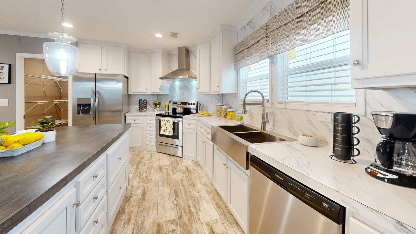 Cascade kitchen home features